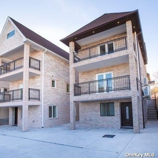 7-17 College Place