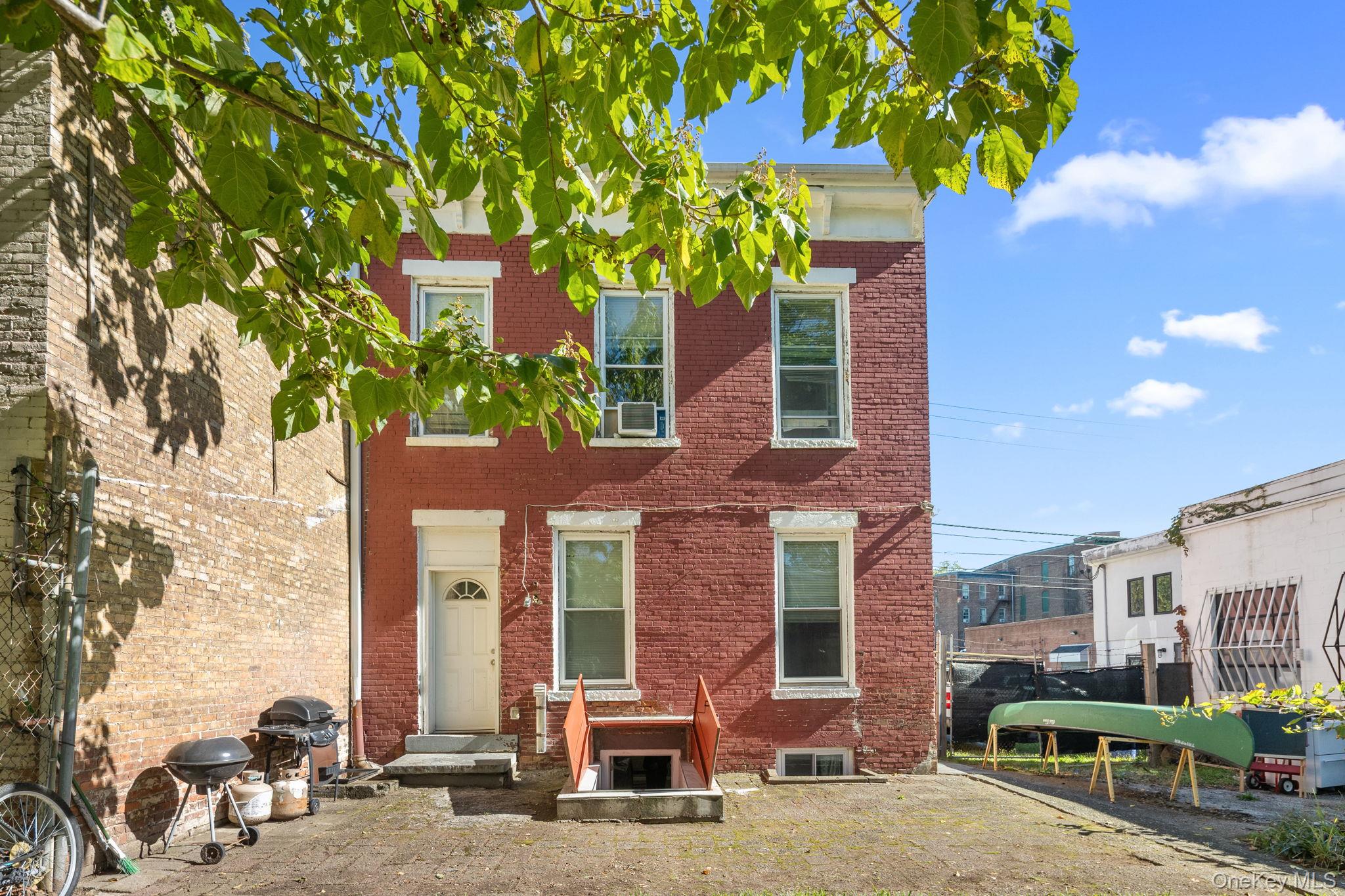 22 Lander Street