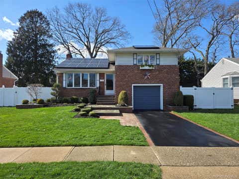 Homes For Sale - 21 Nevin Terrace<br/> Massapequa Park, NY 11762