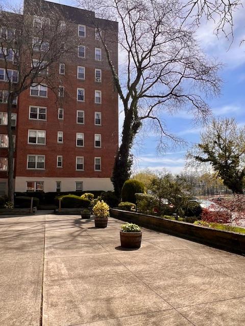 3 Sadore Lane #6L, Yonkers, New York image 3
