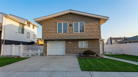 468 Nassau Avenue Freeport NY 11520