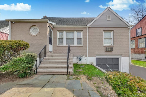 5 HAWTHORNE LN, VALLEY STREAM, NY 11581 - Image a3ba1db0b2fe2b98e015b3e2b6934307/3368735169