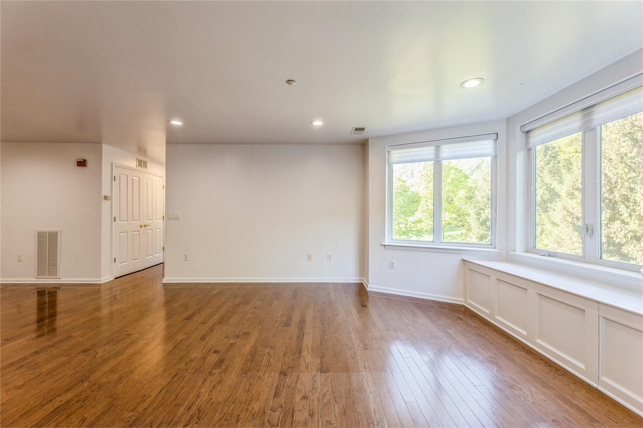 1301 Round Pointe Drive, Haverstraw, New York image 9