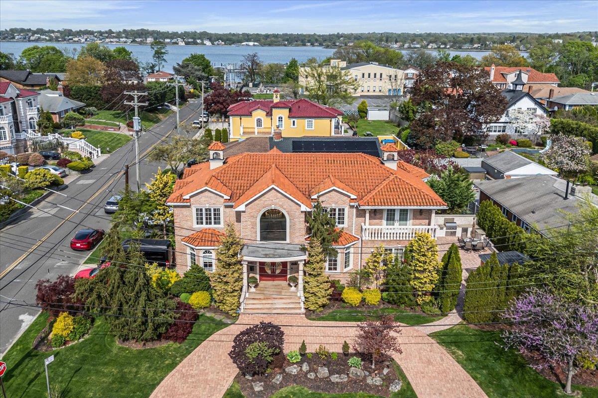 Property for Sale at 216th Street, Bayside, Queens, NY - Bedrooms: 5 
Bathrooms: 4.5 
Rooms: 10  - $2,668,000