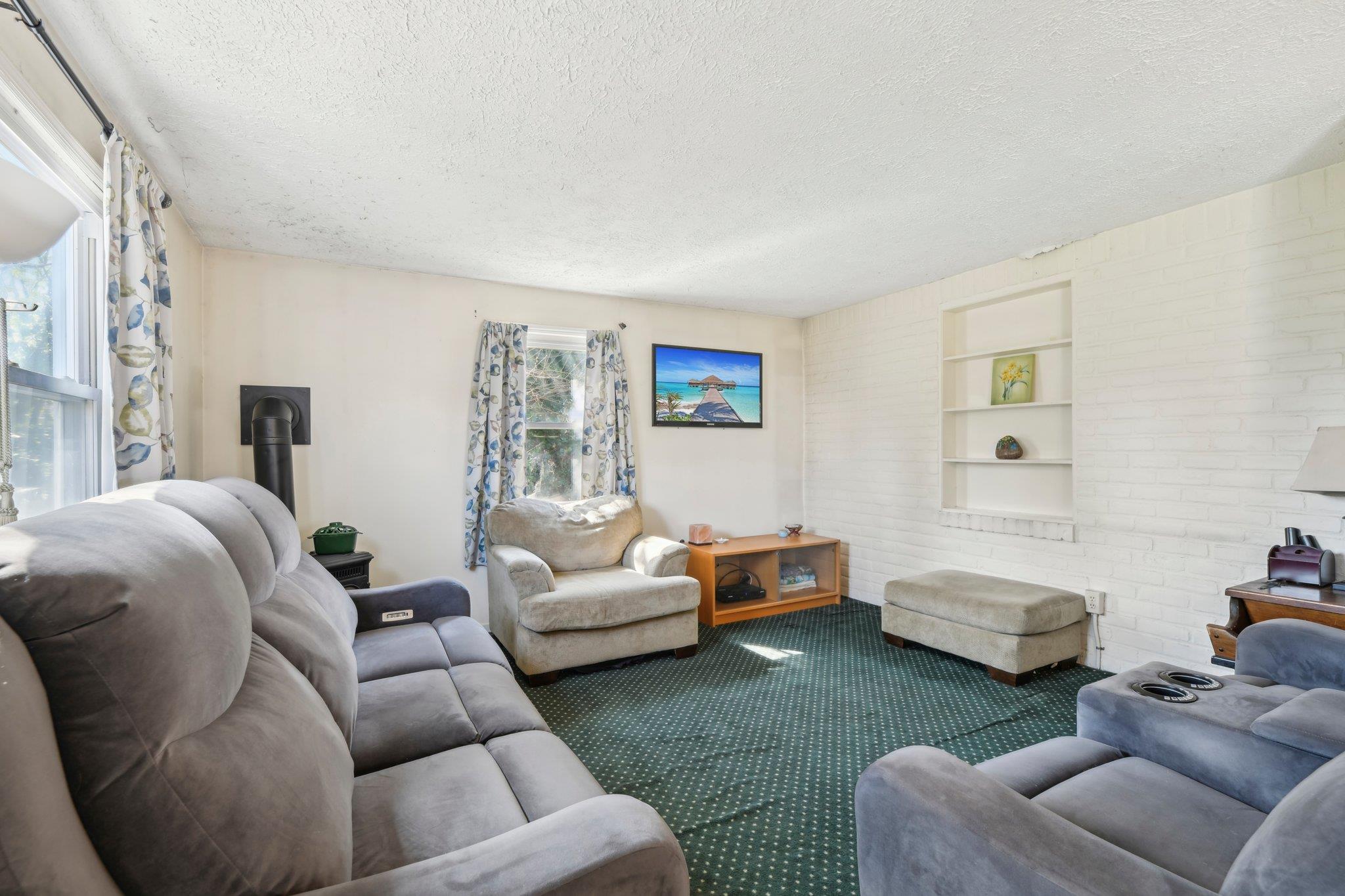 314 Latham Road, Mineola, New York image 10