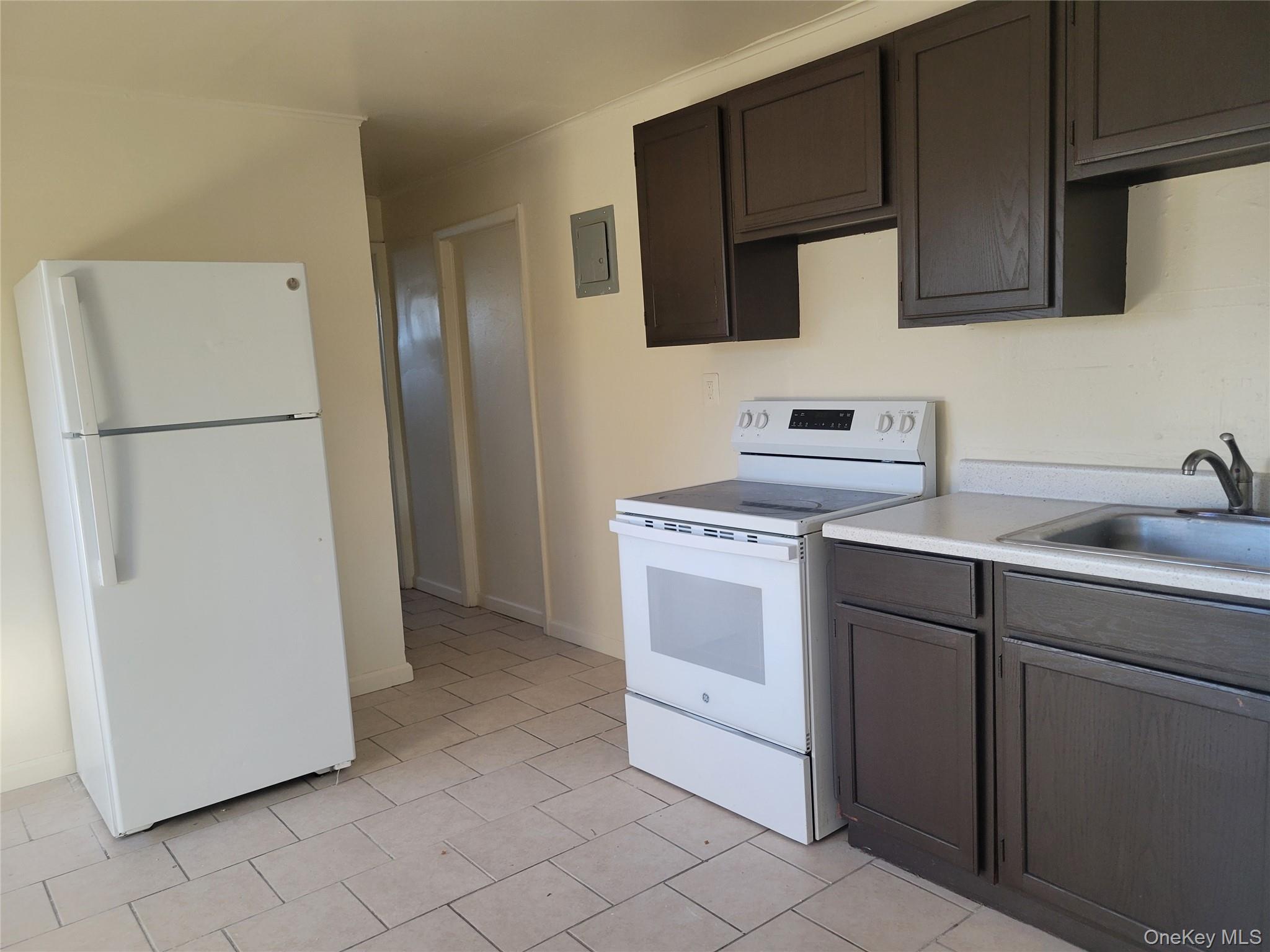 3479 Lexington Avenue L8