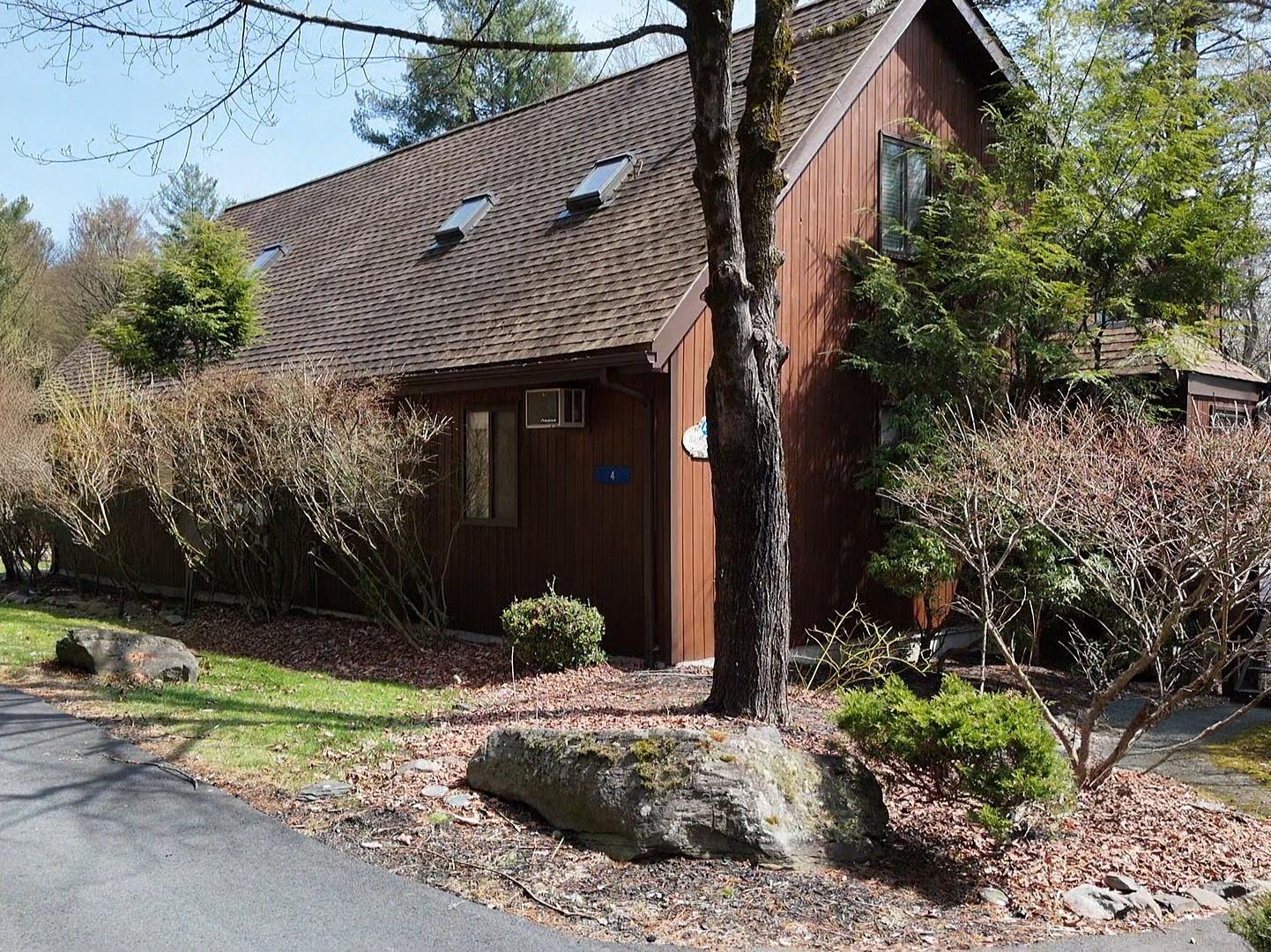 4 Water Lilly Lane, Monticello, New York image 1