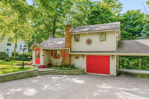 Photo of 5 Echo Trail, Monroe, NY 10950 (MLS # 1010153)