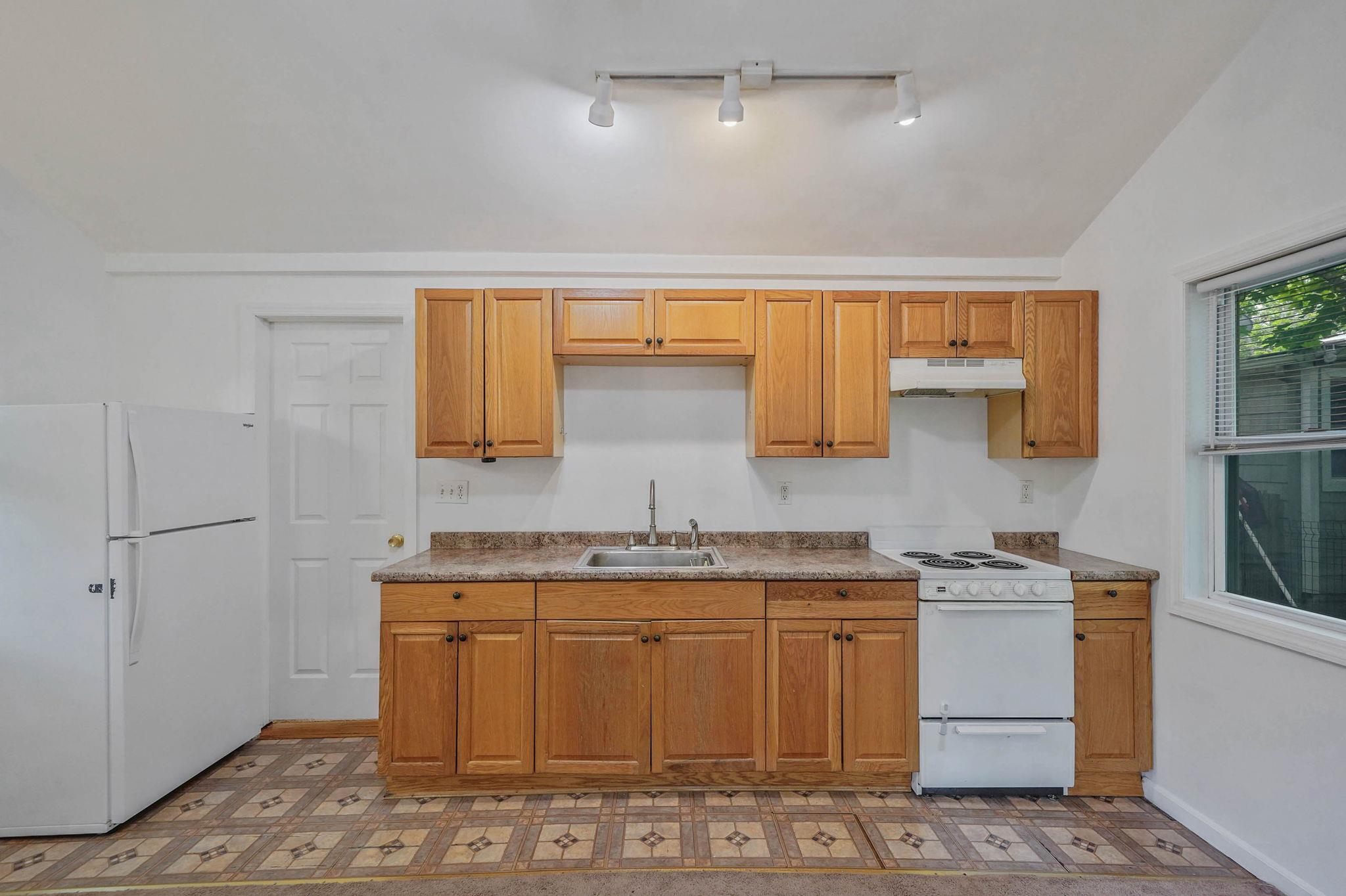 34 Ridgedale Avenue, Farmingville, New York image 4