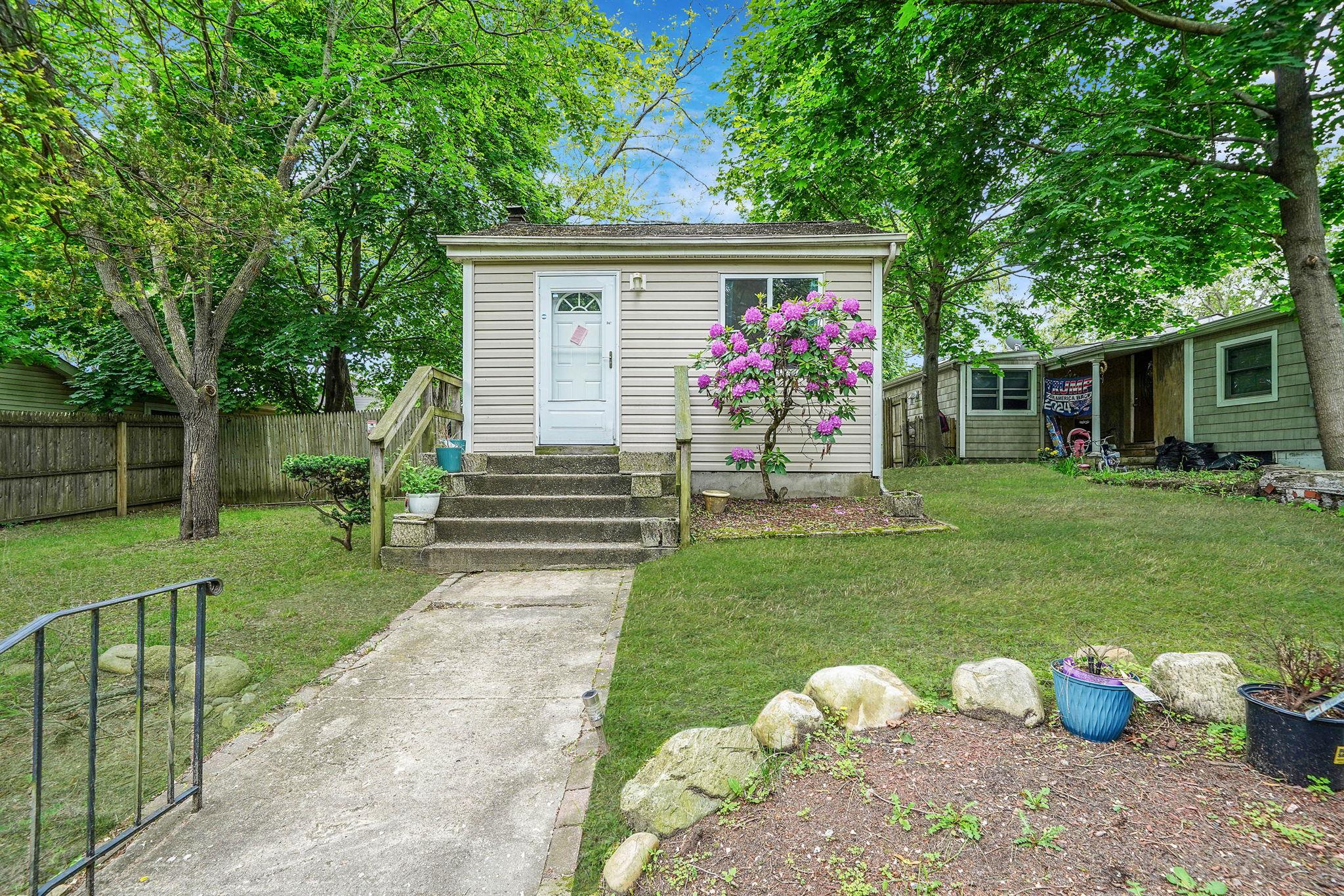 34 Ridgedale Avenue, Farmingville, New York image 1