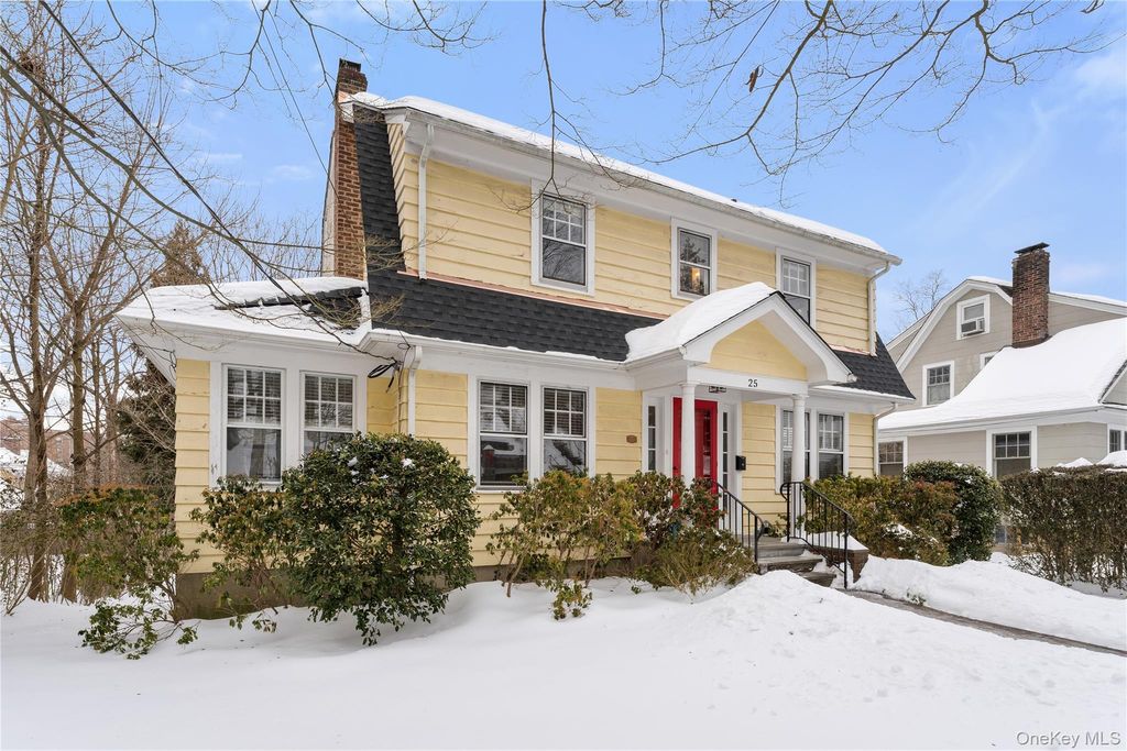 Photo of 25 Croton Avenue, Hastings-on-Hudson, NY 10706 (MLS # 955368)