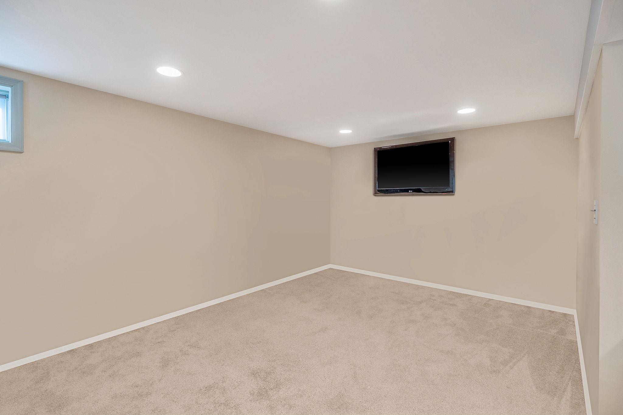 714 Brewster Drive, Port Jefferson, New York image 33