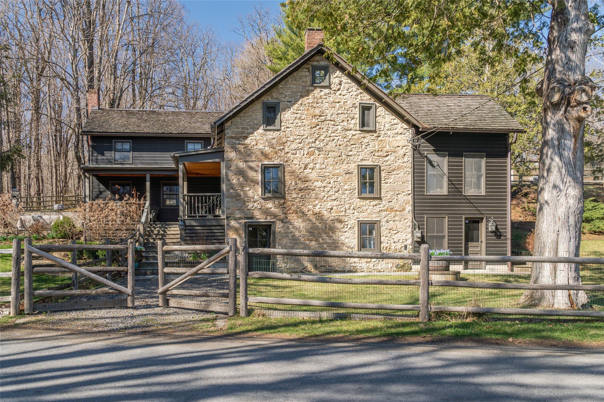 Rental Property at Upper Whitfield Road, Accord, New York - Bedrooms: 2 
Bathrooms: 2 
Rooms: 6  - $9,500 MO.