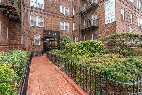 Photo of 65-74 Saunders Street #6J, Rego Park, NY 11374 (MLS # 955561)