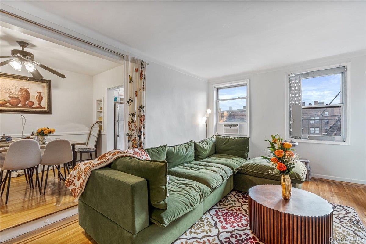 65-74 Saunders Street 6J