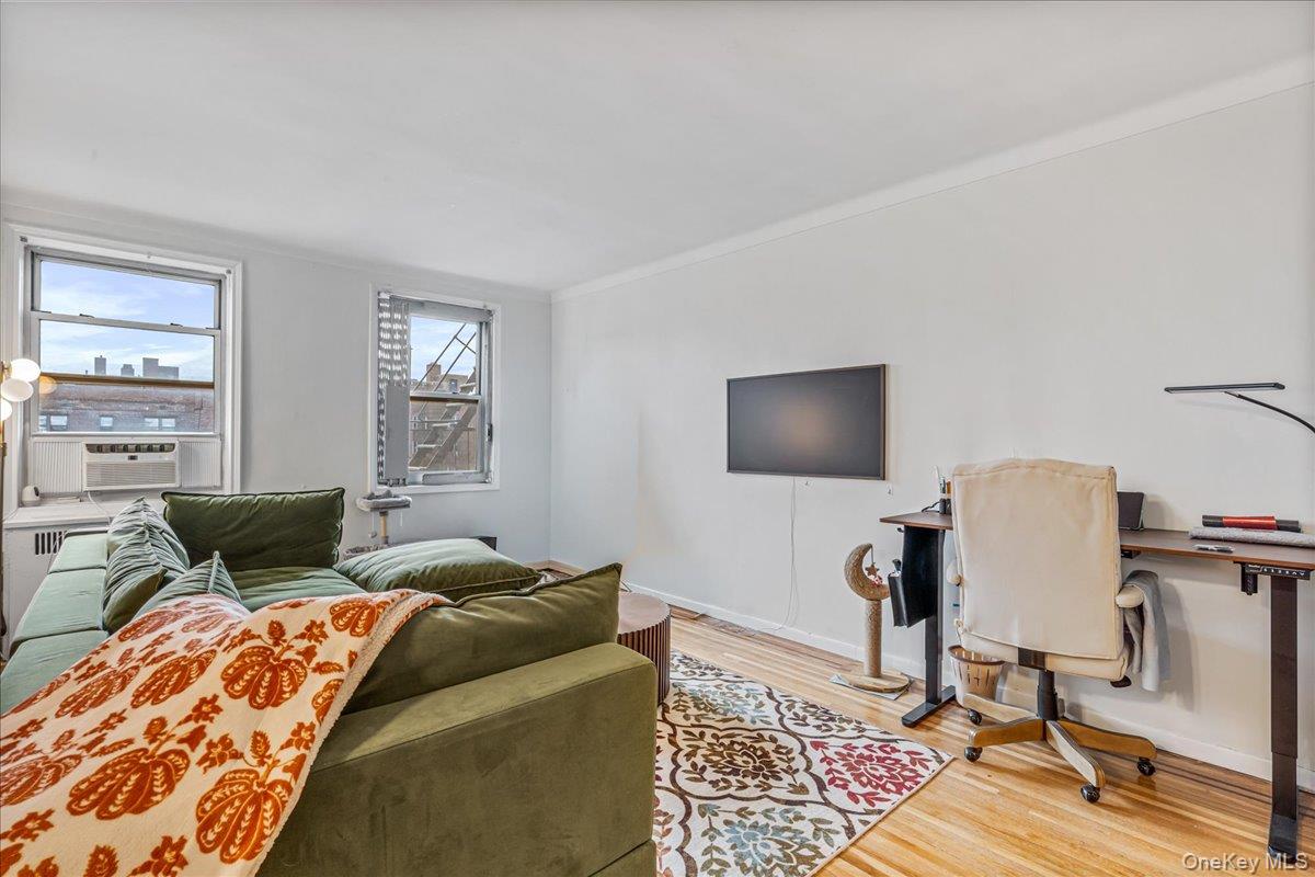 65-74 Saunders Street 6J