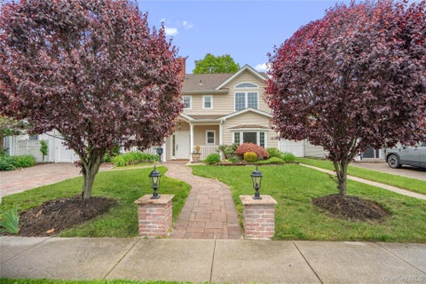 Homes For Sale - 244 Water Lane<br/> Wantagh, NY 11793