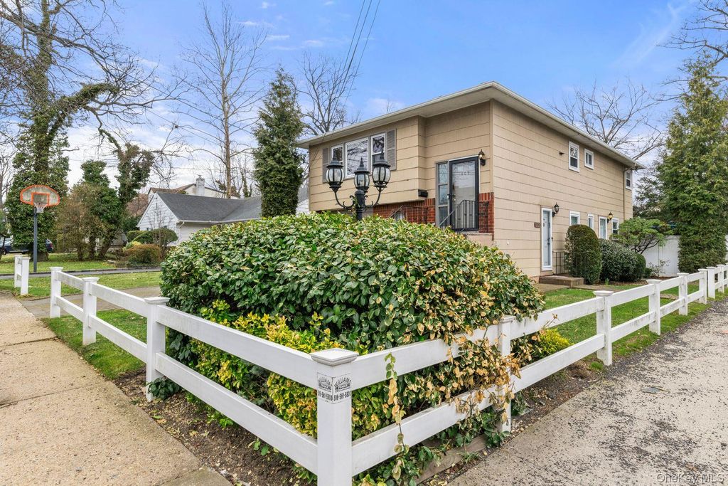 Photo of 409 barnard Avenue, Woodmere, NY 11559 (MLS # 970032)