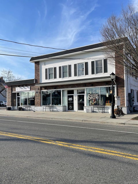 Apartment For Rent - 510 Montauk Highway #UPPER EAST APARTMENT<br/> Suffolk County, Eastport, NY 11941