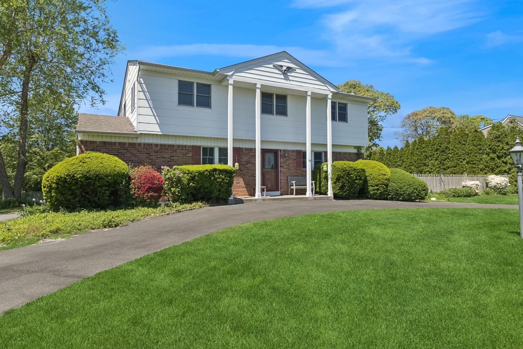 Rental Property at Middle Road, East Quogue, Hamptons, NY - Bedrooms: 4 
Bathrooms: 4  - $25,000 MO.