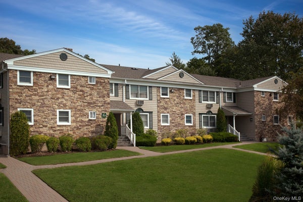 37 ELLIOTT PL # 37-8B, SMITHTOWN, NY 11787 - Image a3fe8b4d32071095ad2b809f119e4bb4/2391179610