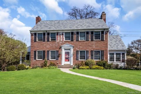 7 River Road Oceanside NY 11572