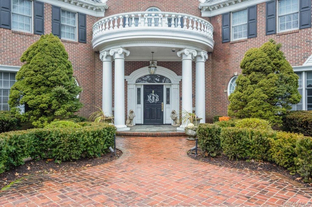 Photo of 85 Eleventh Street, Garden City, NY 11530 (MLS # 967556)