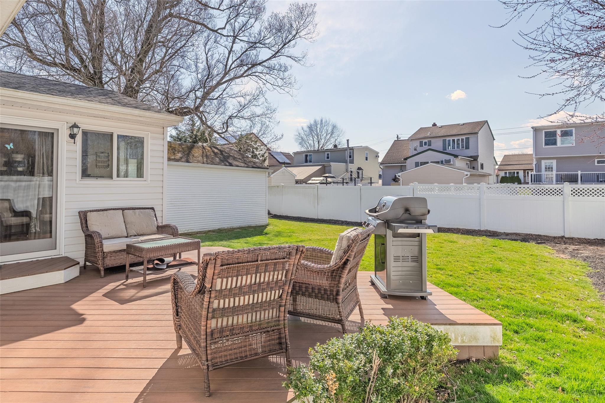 2546 Sycamore Avenue, Wantagh, New York image 30