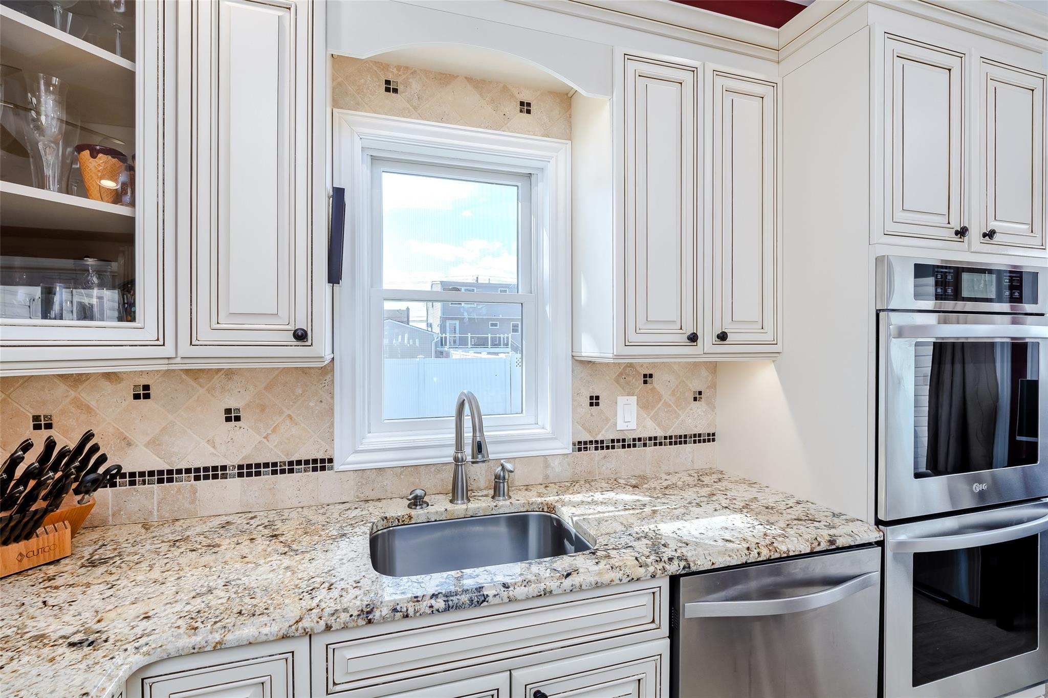2546 Sycamore Avenue, Wantagh, New York image 13