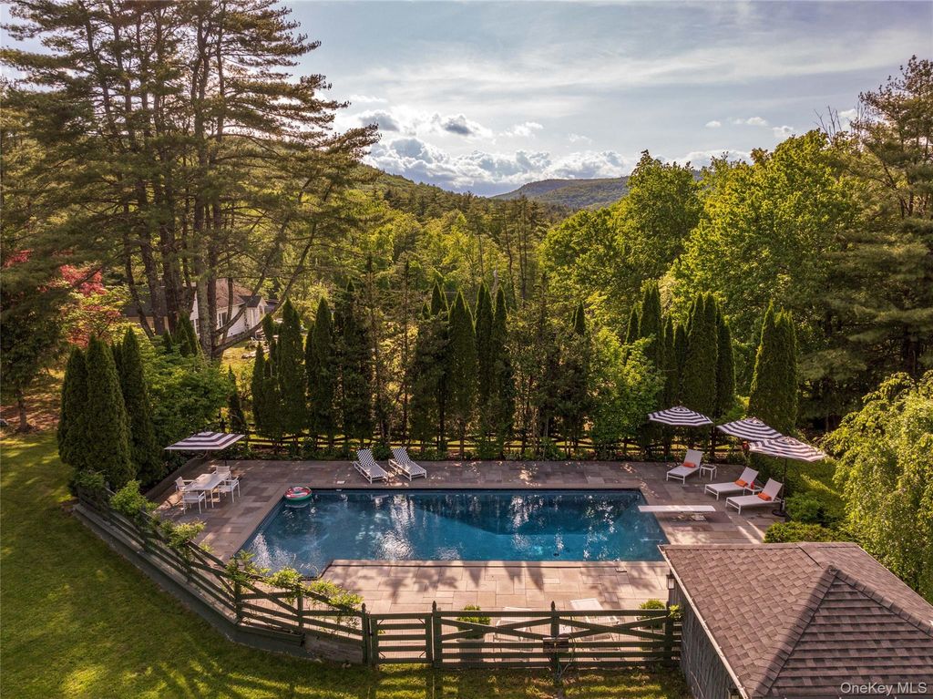 Photo of 9 Black Bear Road, Bearsville, NY 12409 (MLS # 955449)