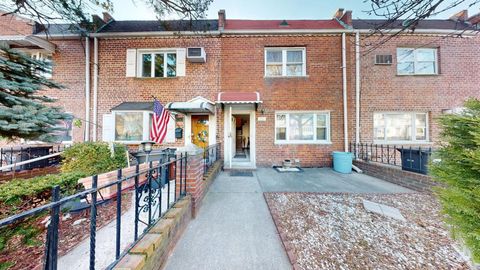 6538 75th Place, New York, NY 11379 - MLS#: 837364