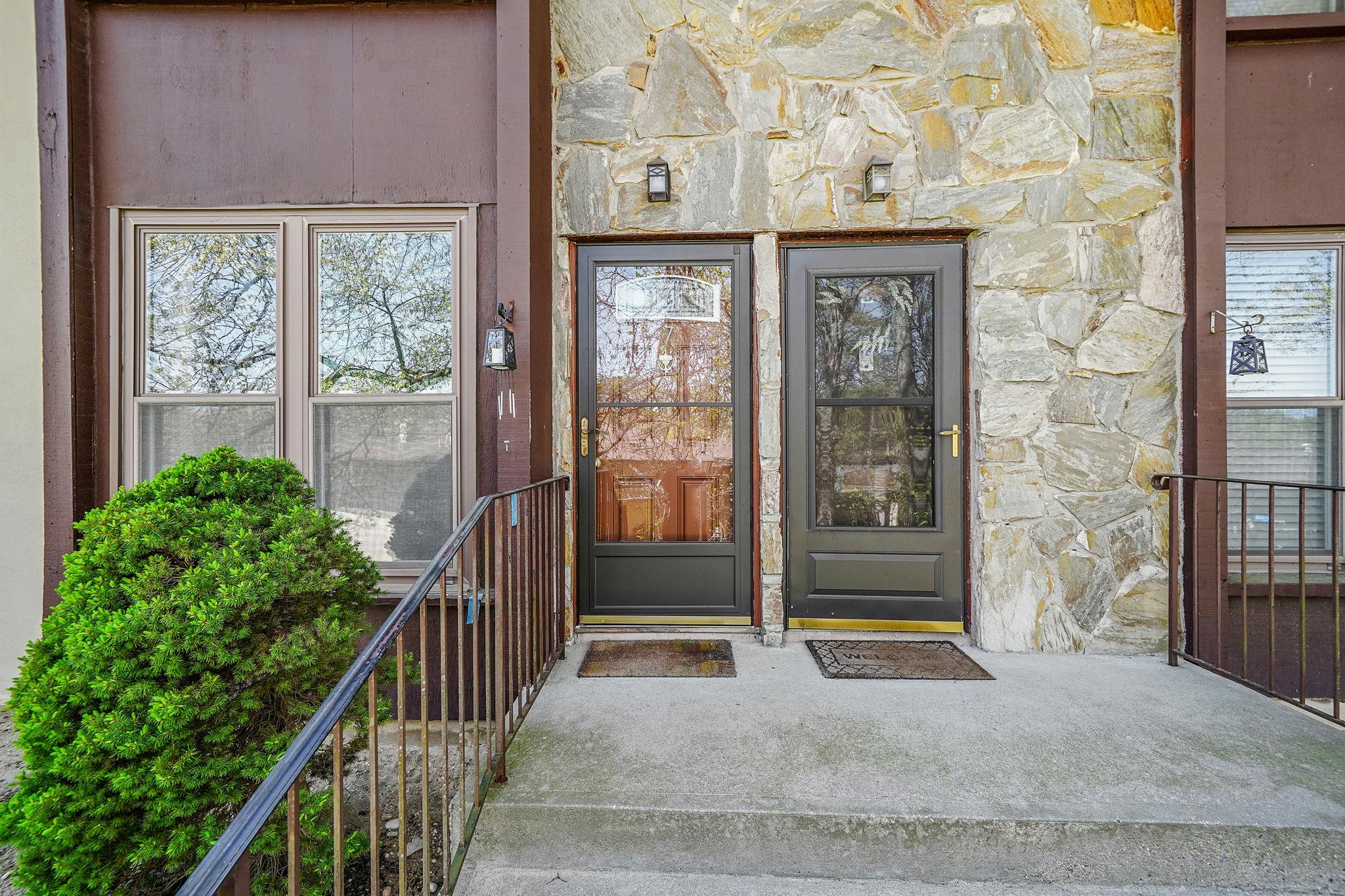 7 Spruce Court #7, Selden, New York image 1