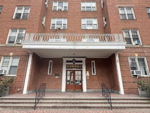 68-37 108 Street 6L Forest Hills NY 11375