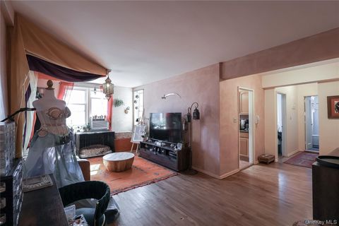 Photo of 88-01 35th Avenue #4B, Jackson Heights, NY 11372 (MLS # 921309)
