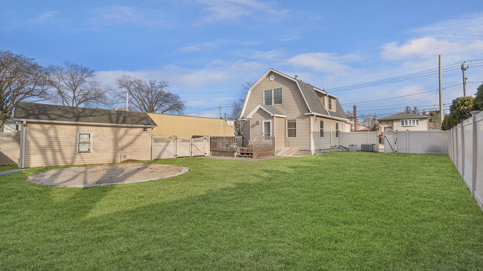 1089 Tulip Avenue, Franklin Square, New York image 4