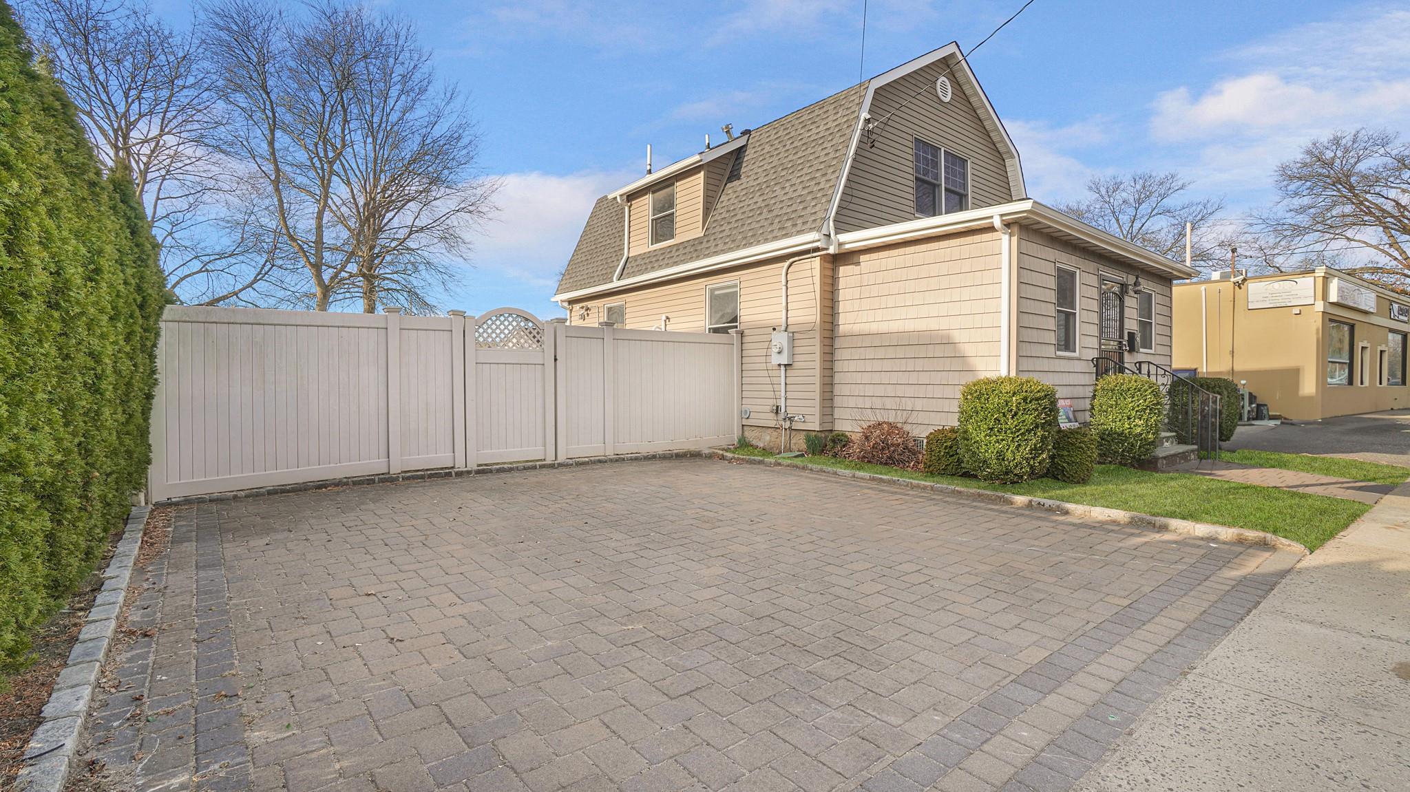 1089 Tulip Avenue, Franklin Square, New York image 3