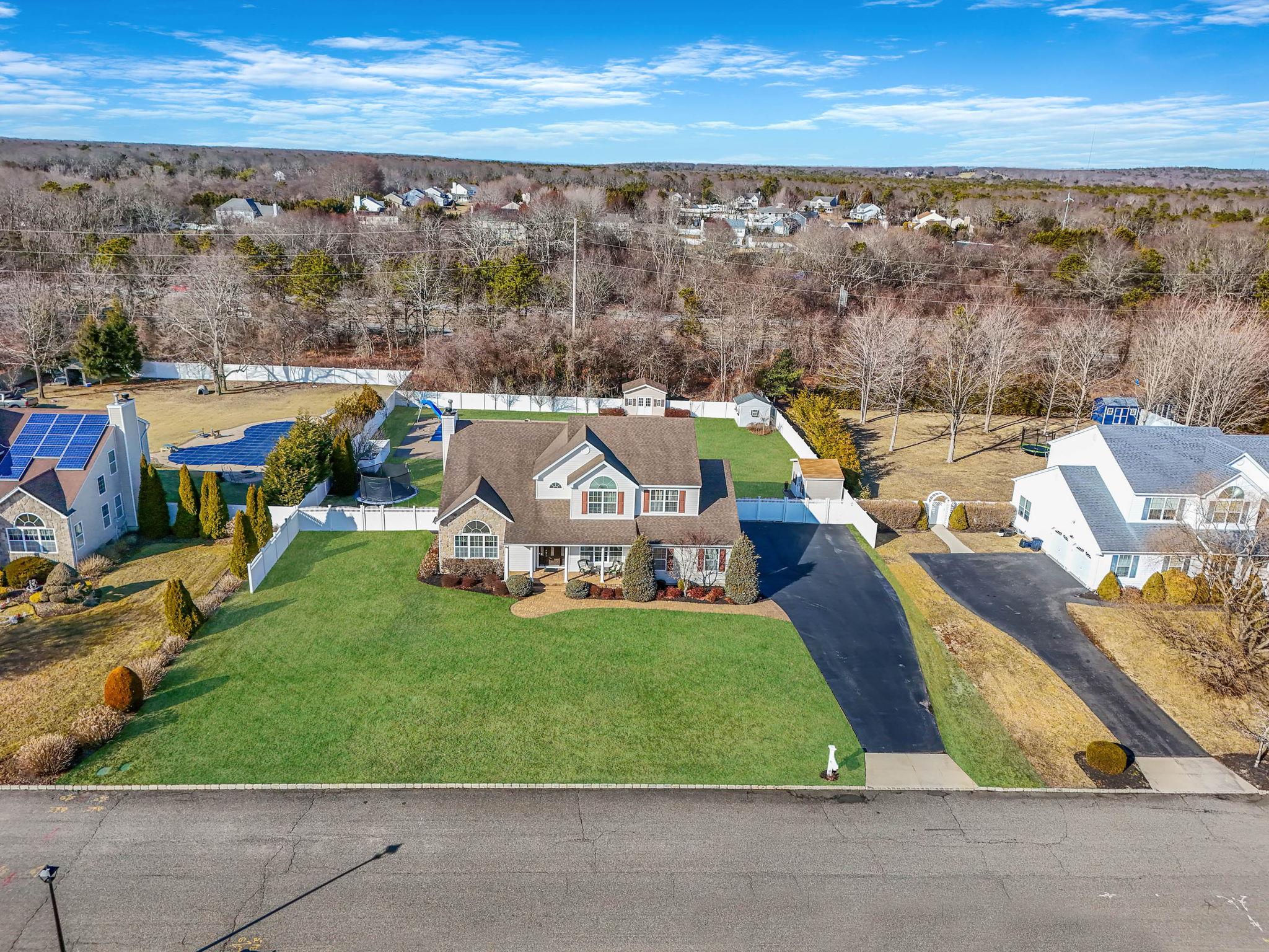 17 Bittersweet Lane, Center Moriches, New York image 27