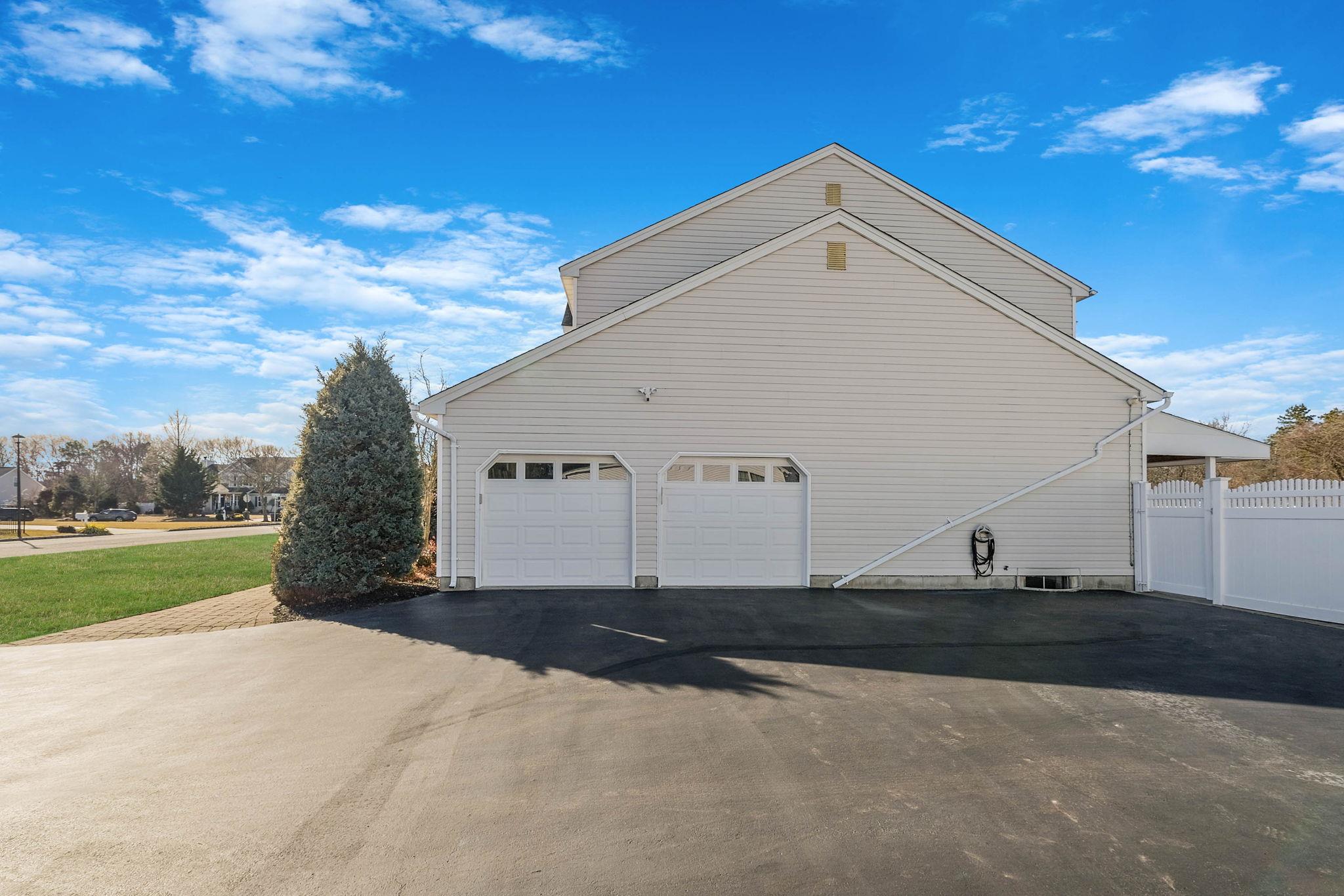 17 Bittersweet Lane, Center Moriches, New York image 37