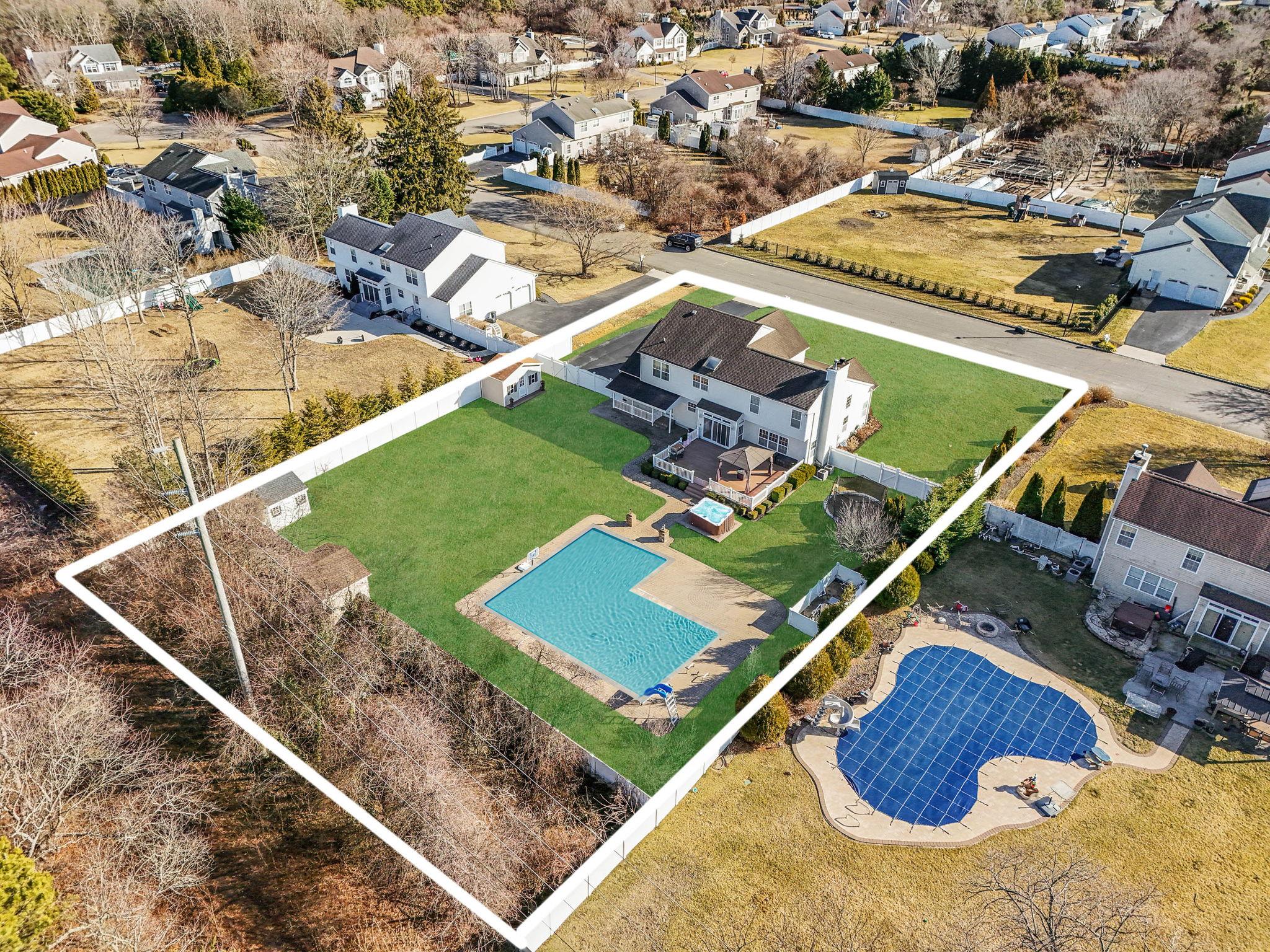 17 Bittersweet Lane, Center Moriches, New York image 29