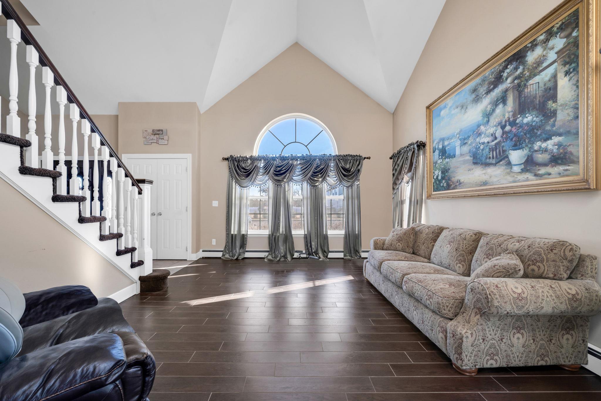 17 Bittersweet Lane, Center Moriches, New York image 5