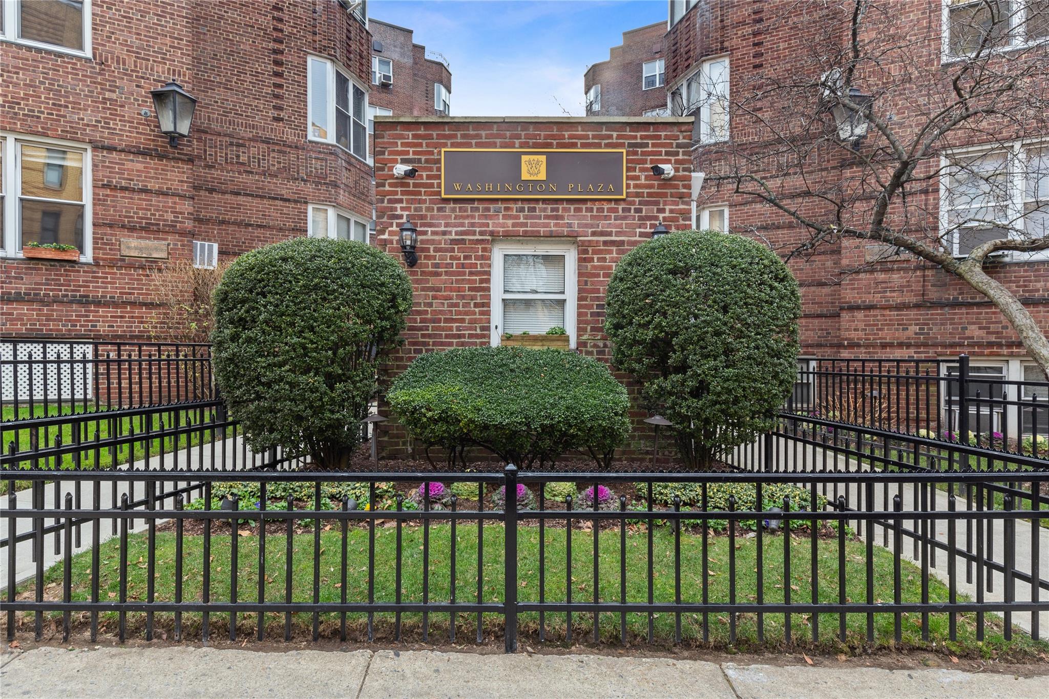 35th Avenue C51, Jackson Heights, Queens, NY - 3 Bedrooms  
2 Bathrooms  
6 Rooms - 