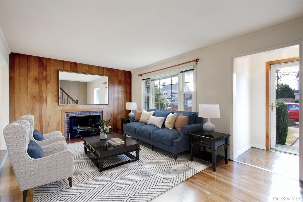 Photo of 244 Hamilton Avenue, West Hempstead, NY 11552 (MLS # 951726)