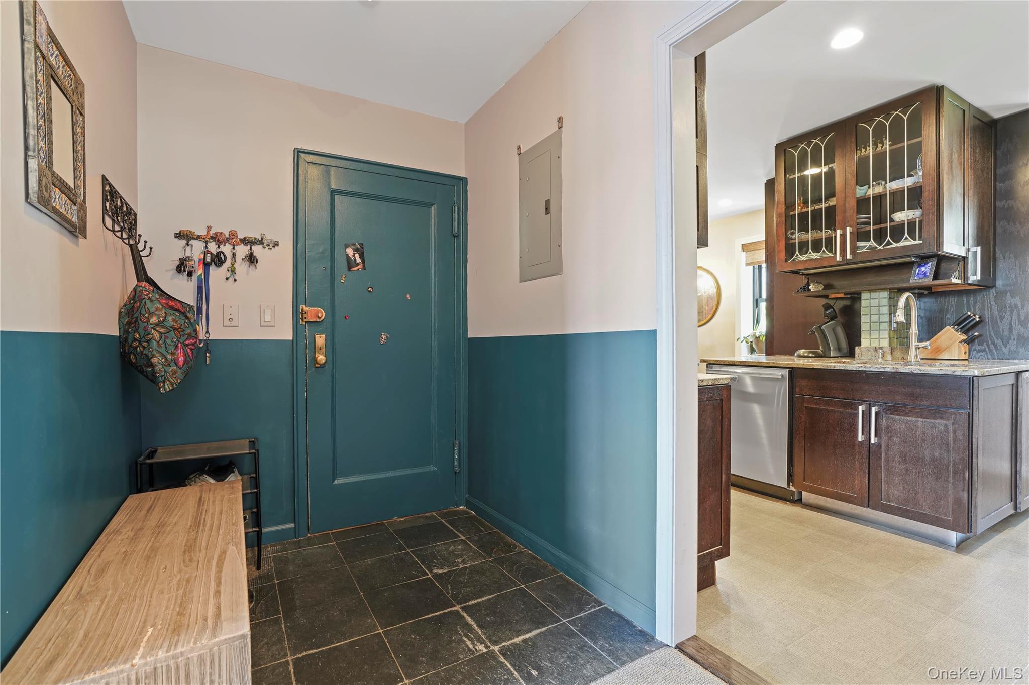 1209 California Road 2R