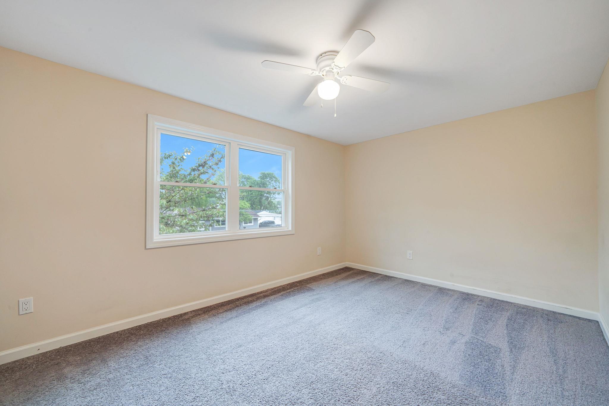38 18th Avenue, Bay Shore, New York image 17
