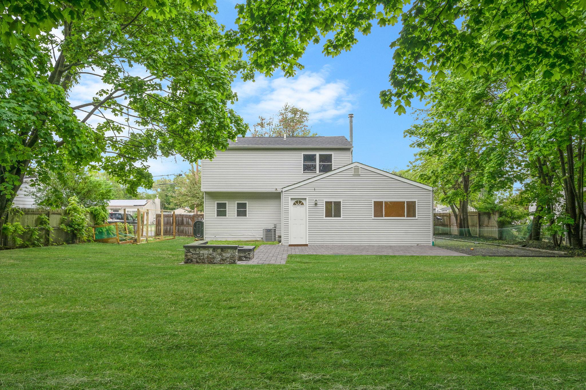 38 18th Avenue, Bay Shore, New York image 28