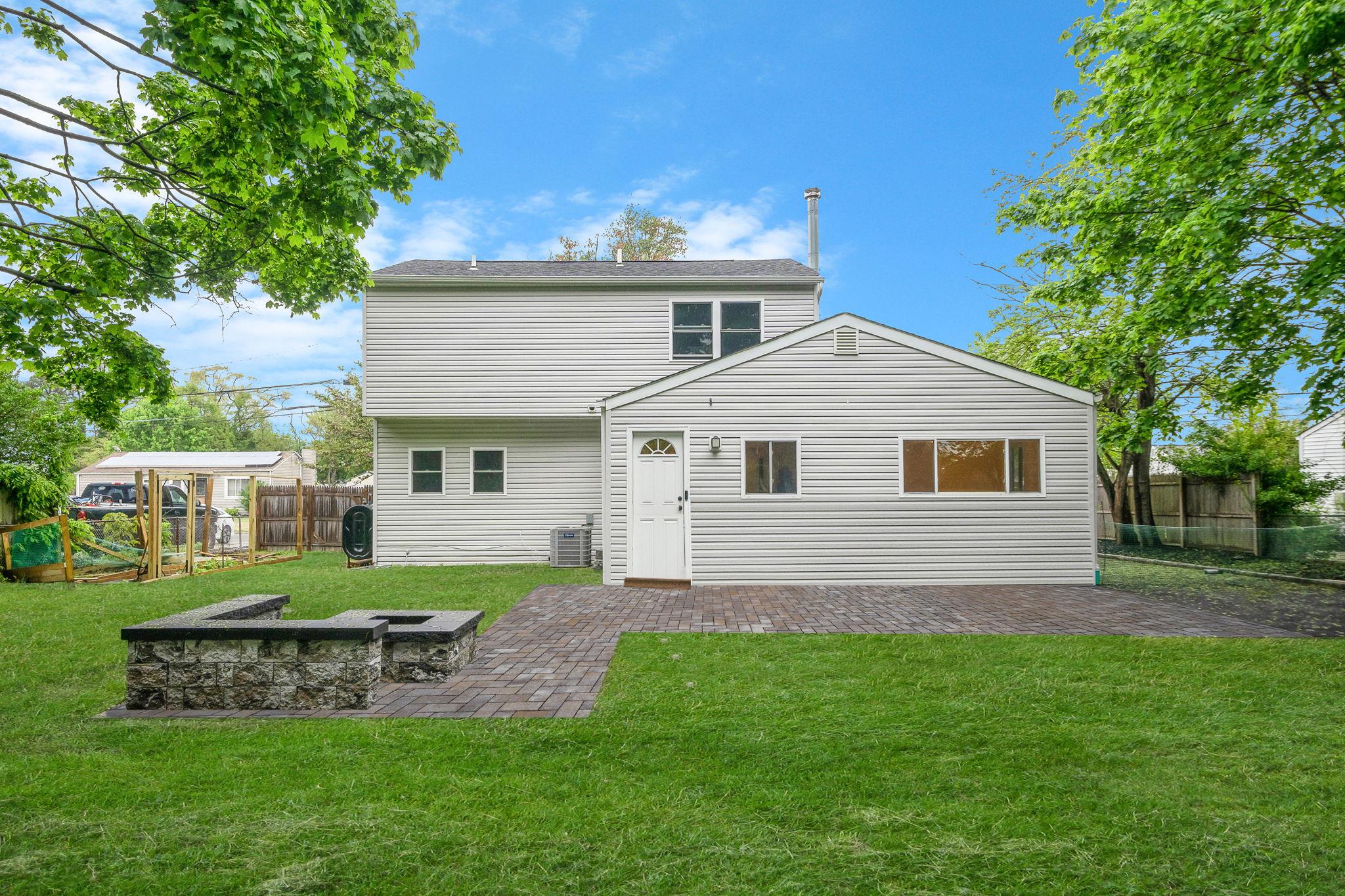 38 18th Avenue, Bay Shore, New York image 29