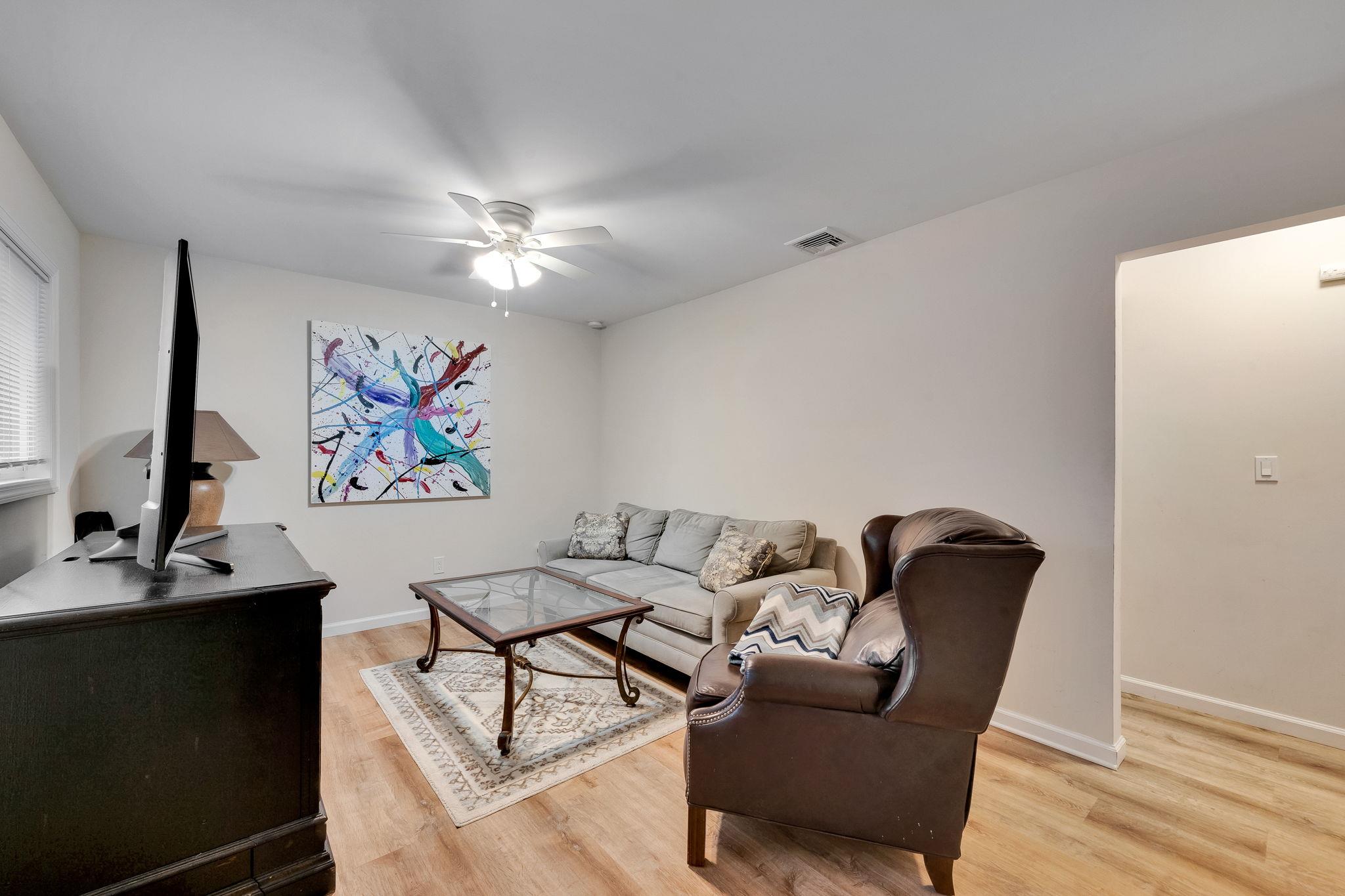 38 18th Avenue, Bay Shore, New York image 6