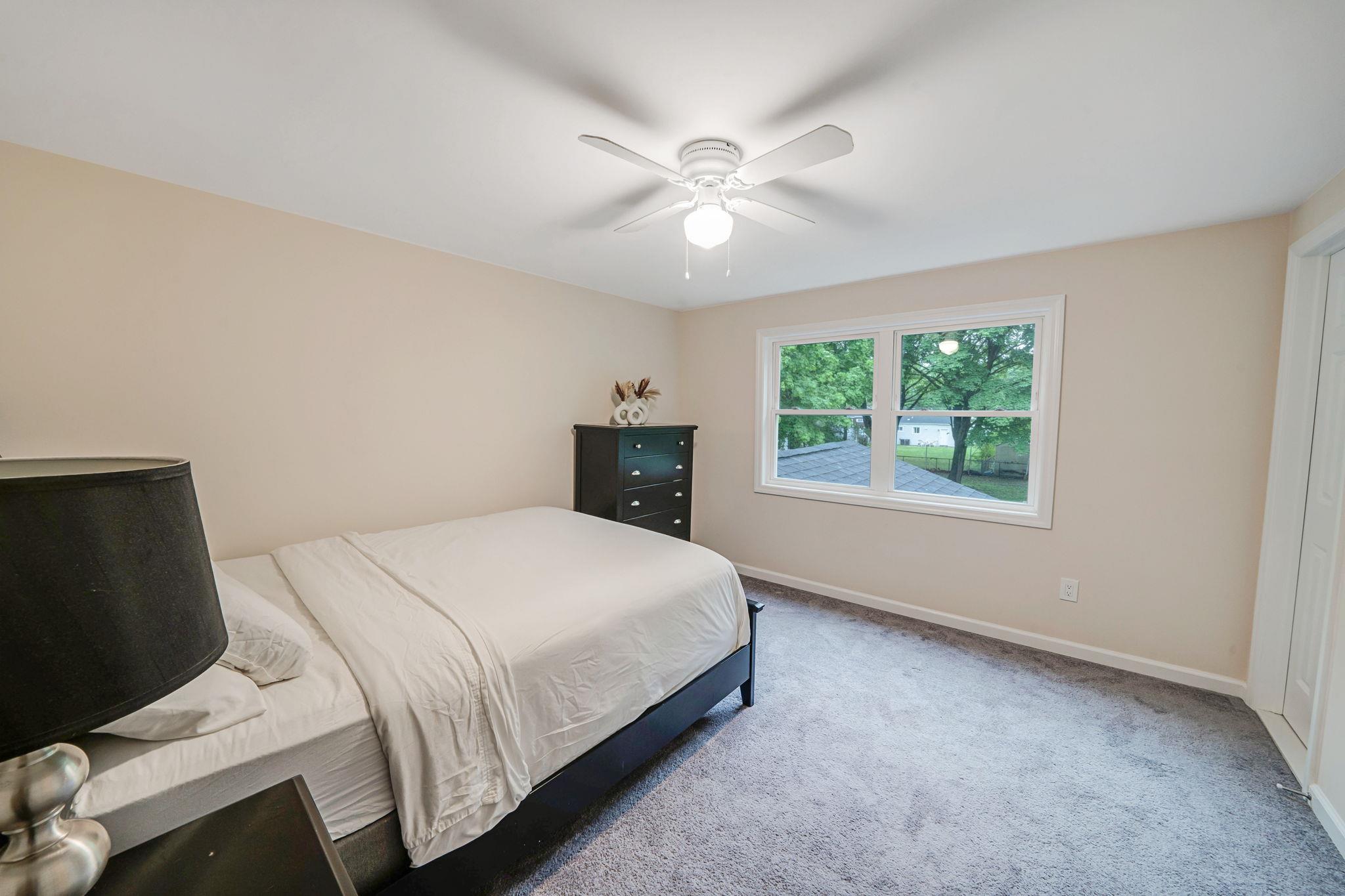 38 18th Avenue, Bay Shore, New York image 20
