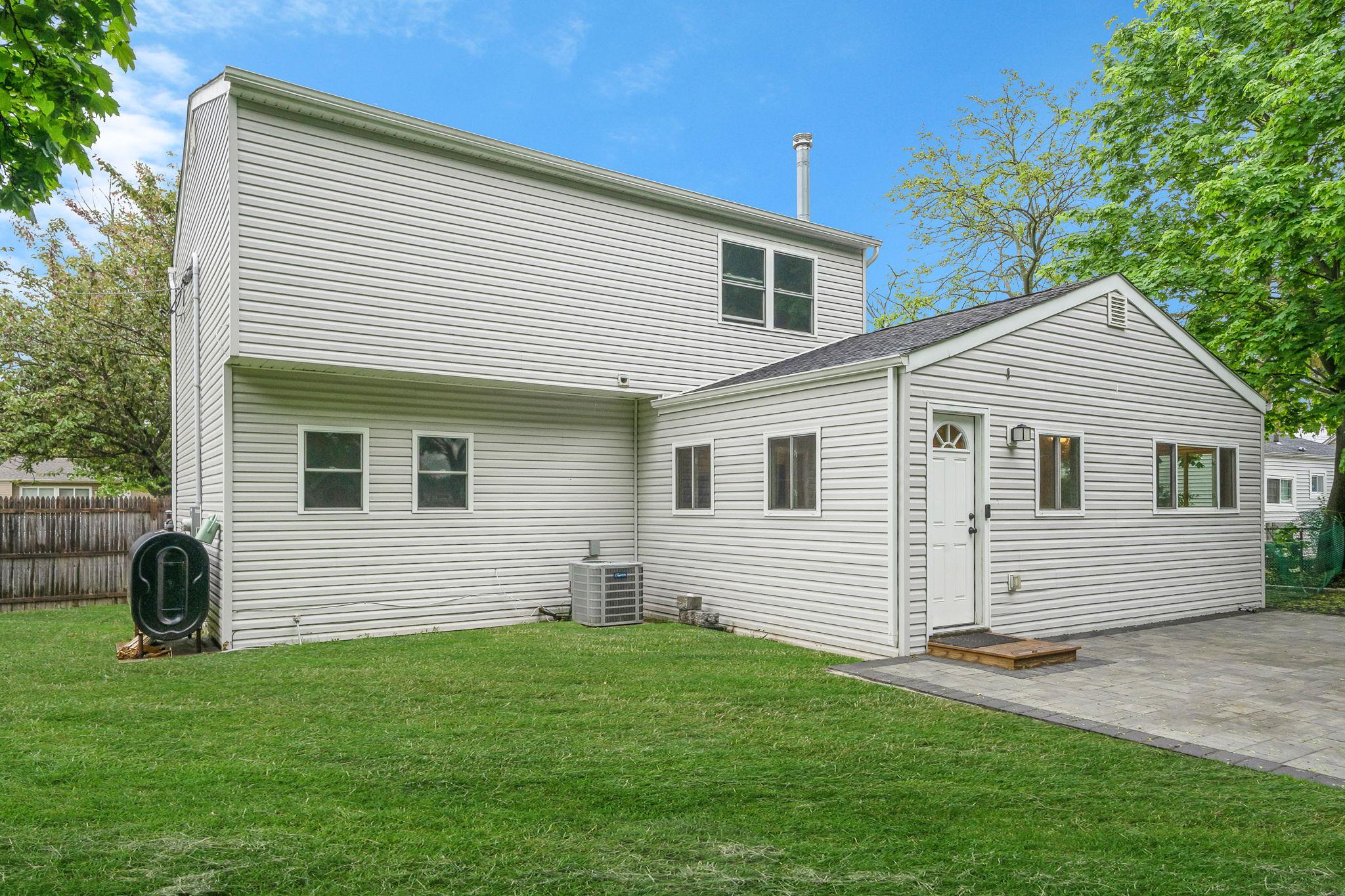 38 18th Avenue, Bay Shore, New York image 27