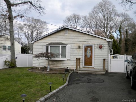 79 S Evergreen Drive Selden NY 11784